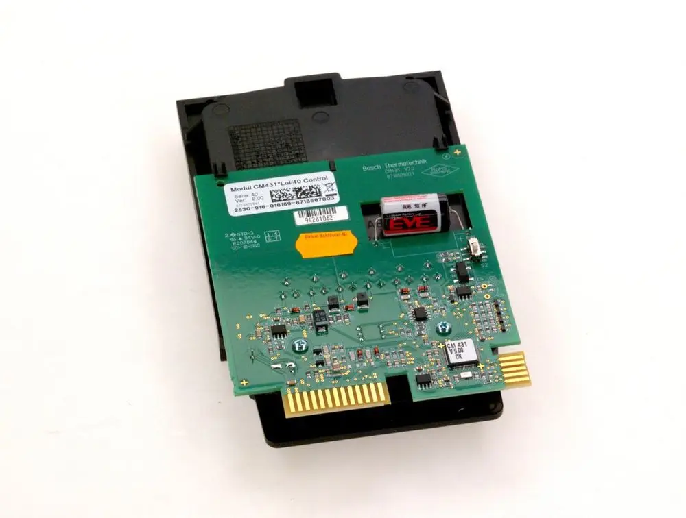 Bosch Modul mit elektrischen Bauteilen und einer Platine, die in einem schwarzen Gehäuse untergebracht ist, ausgestattet mit einer Anschlussleiste.